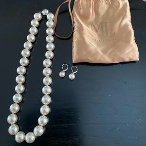 Melanie Lyne. Necklace and earring set.